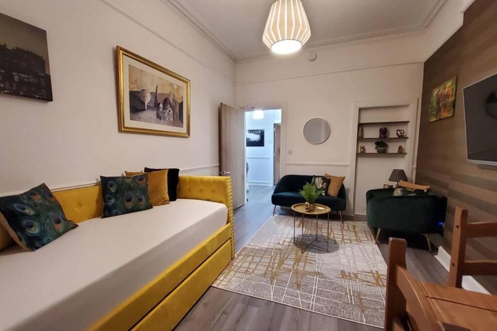 Leith Spectacular Apartment By Sensational Stay Short Lets & Serviced Accommodation With 6 Separate Beds & 2 Baths Edinburg Exteriör bild