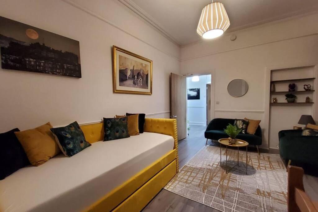Leith Spectacular Apartment By Sensational Stay Short Lets & Serviced Accommodation With 6 Separate Beds & 2 Baths Edinburg Exteriör bild