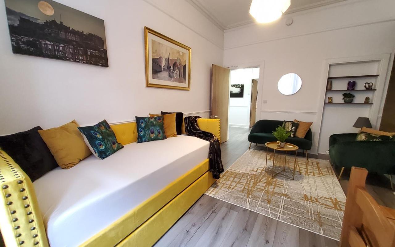 Leith Spectacular Apartment By Sensational Stay Short Lets & Serviced Accommodation With 6 Separate Beds & 2 Baths Edinburg Exteriör bild